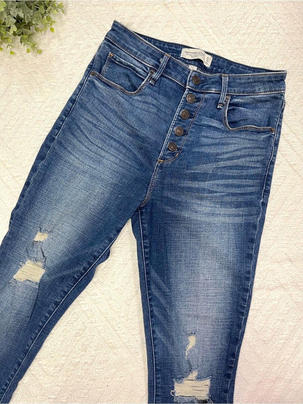 Abercrombie & Fitch Curvy High Rise Distressed Skinny Blue Jeans Size 27 Short